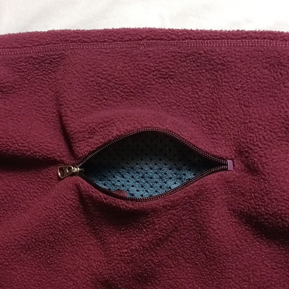 Vintage Patagonia Synchilla Maroon Fleece Vest Outdoor Hiking Adventure Size L - Picture 10 of 10